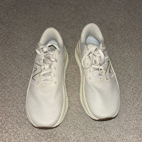 New Balance Sneakers - Picture 4 of 6